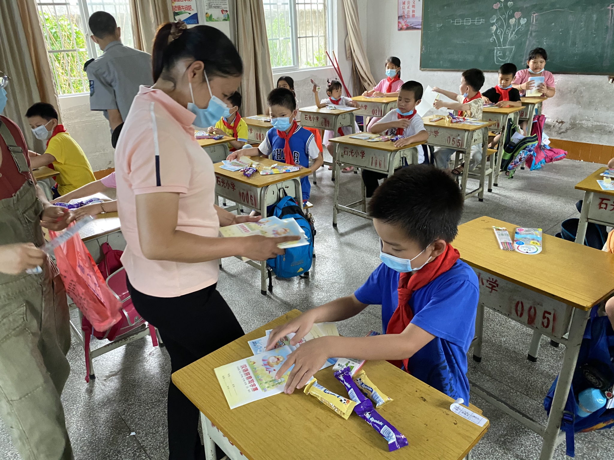 宣傳資料發(fā)放