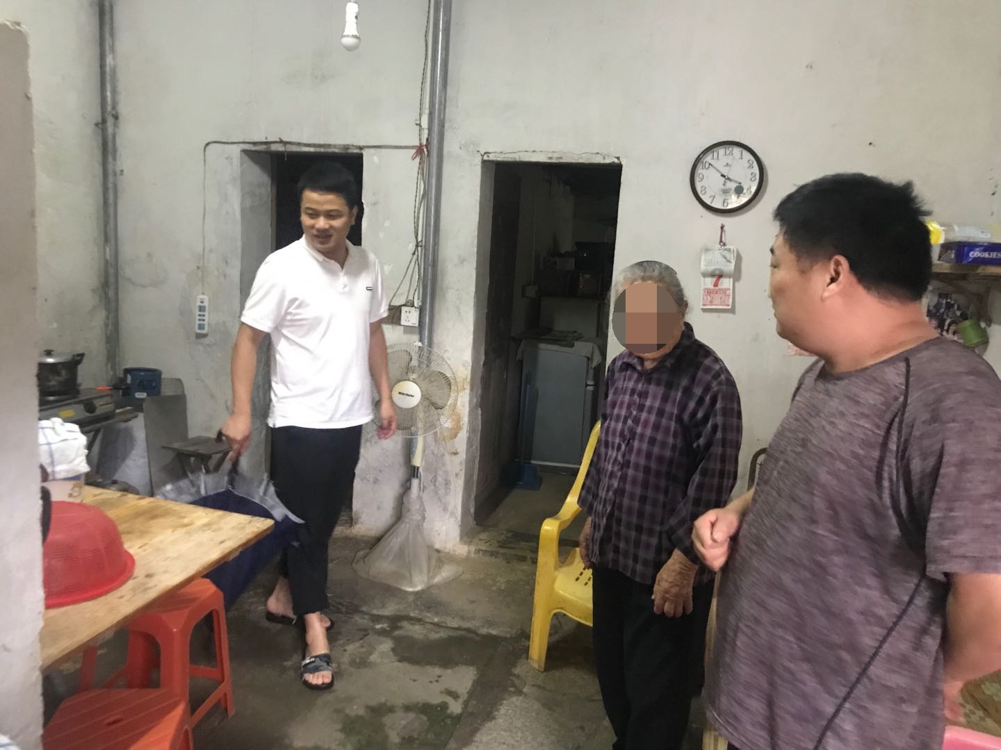 走訪慰問孤寡老人