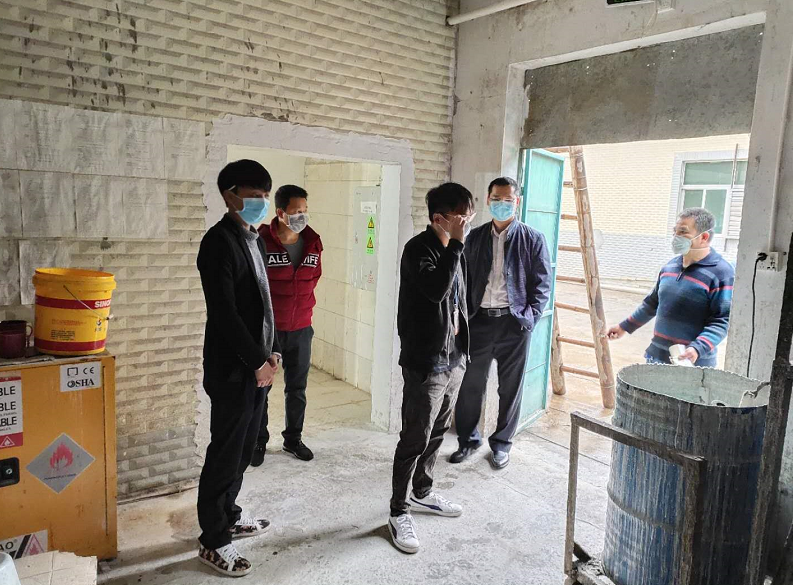 王玉書常務帶領安監所成員排查小作坊