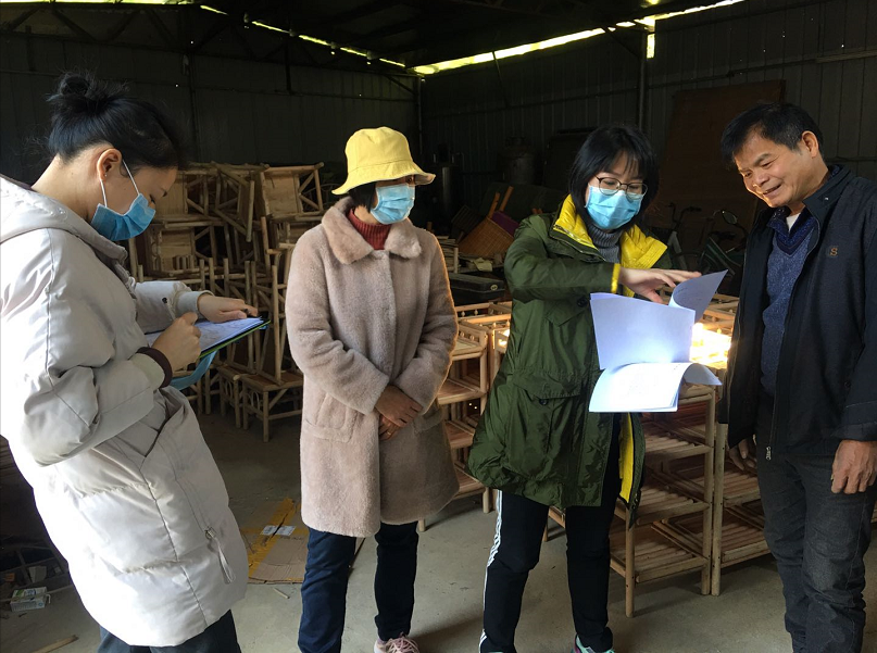 服務隊到鎮三小場所指導復產復工工作