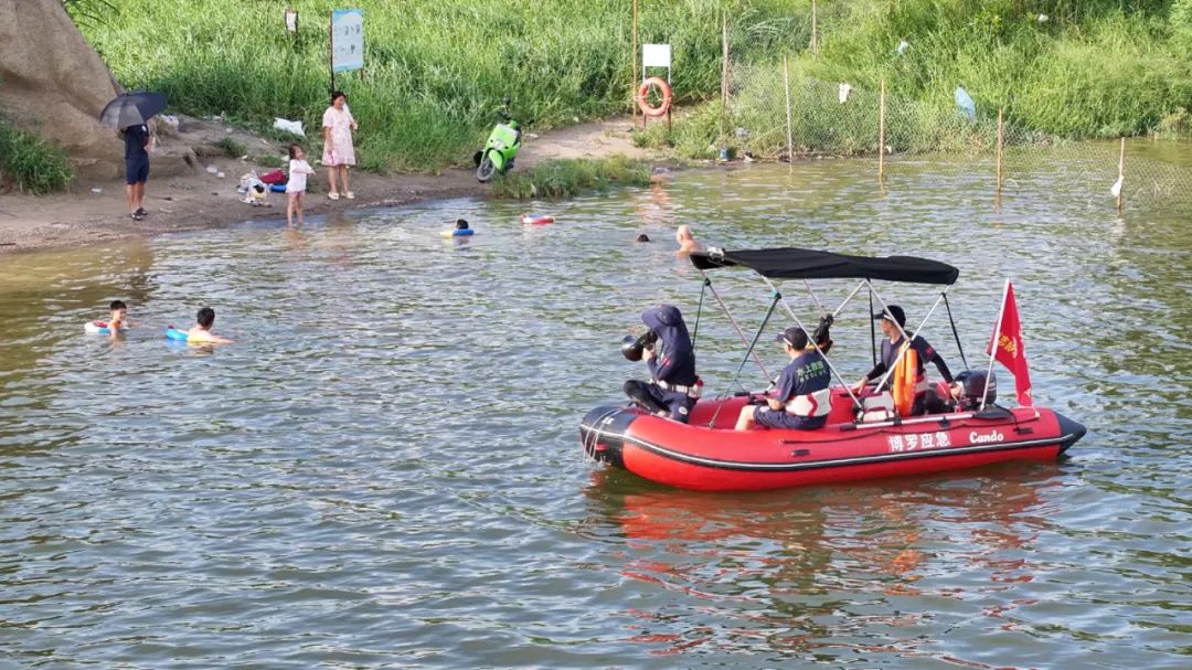 救援隊防溺水1.jpg